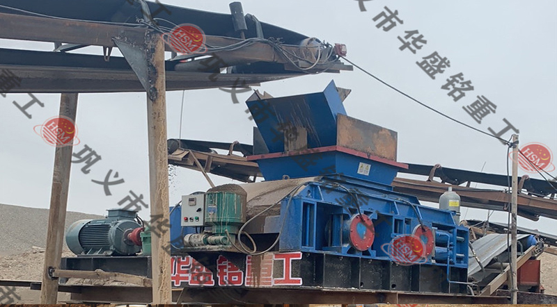 黃石破碎機(jī)生產(chǎn)線(xiàn)安裝現(xiàn)場(chǎng)
